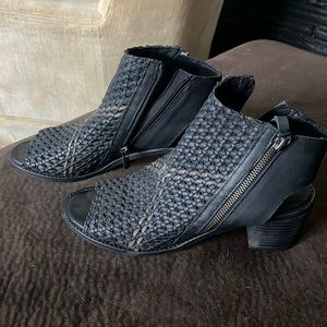 Cute soft black braided leather side zip sandals